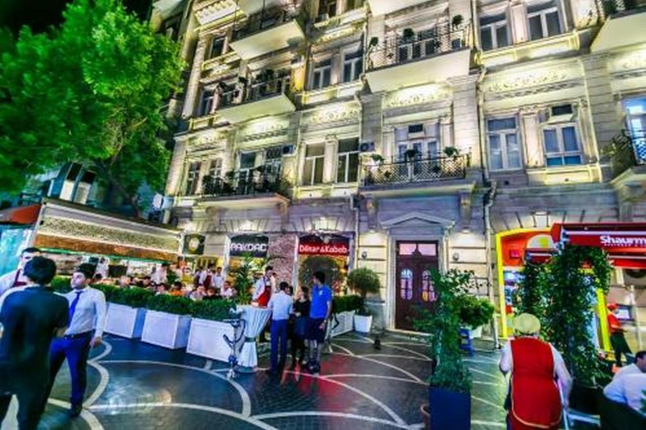 Lux Family Apartment In City Center Баку Екстер'єр фото