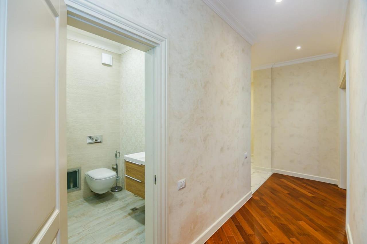 Lux Family Apartment In City Center Баку Екстер'єр фото