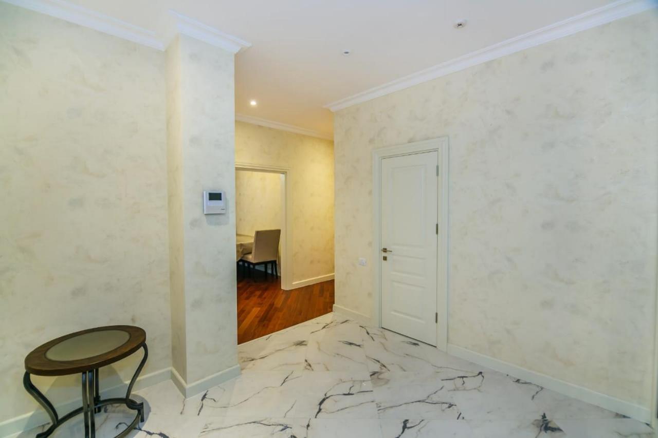 Lux Family Apartment In City Center Баку Екстер'єр фото